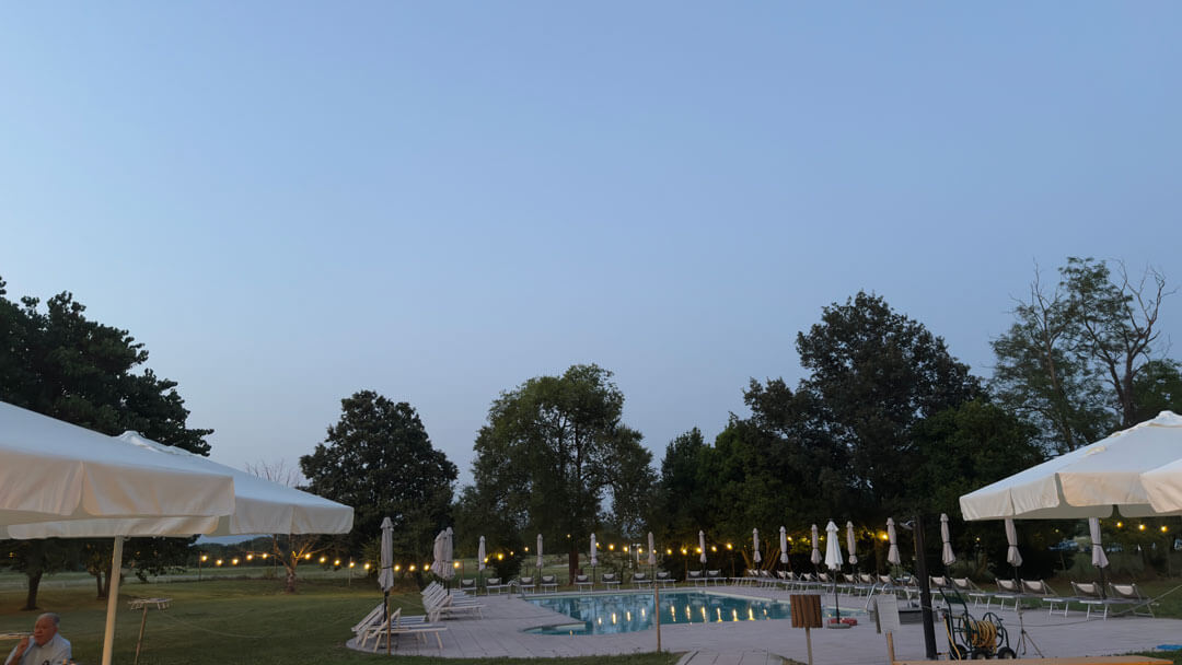 Atmosfera serale e prato